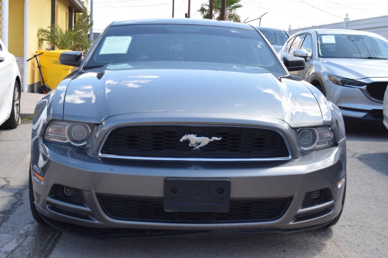 Ford Mustang V6 Coupe 2014