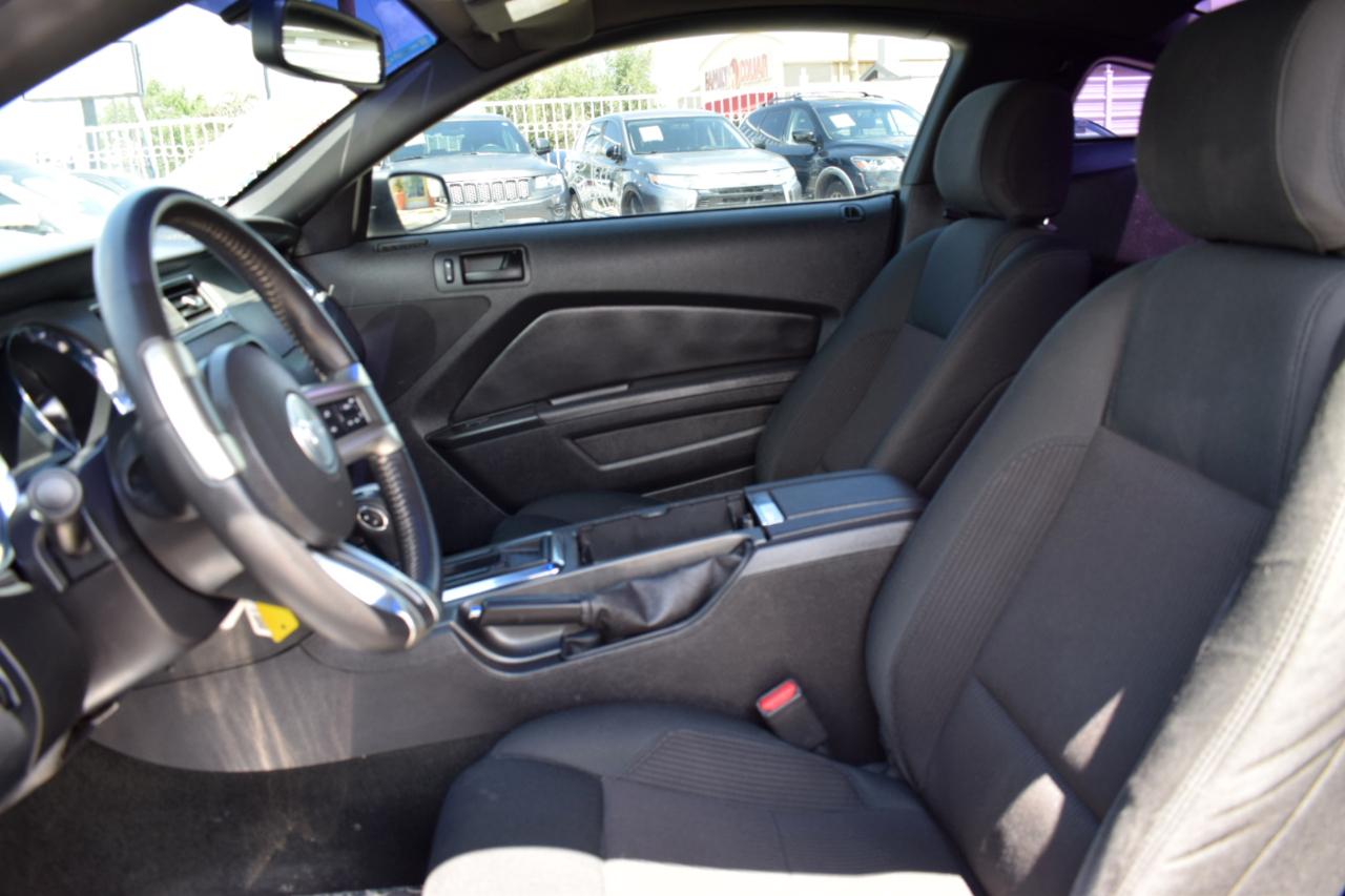 Ford Mustang V6 Coupe 2014