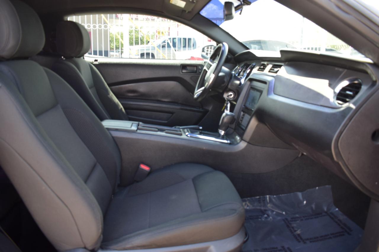 Ford Mustang V6 Coupe 2014
