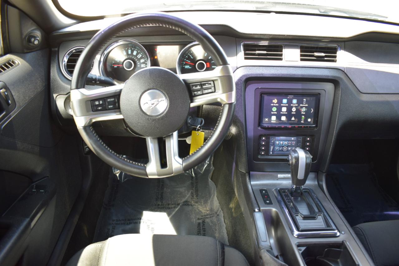 Ford Mustang V6 Coupe 2014