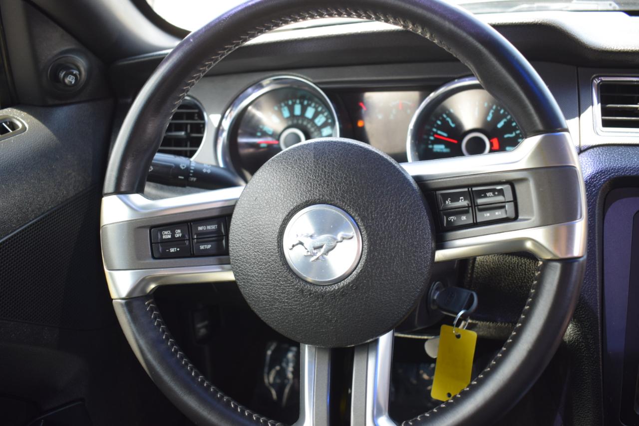 Ford Mustang V6 Coupe 2014