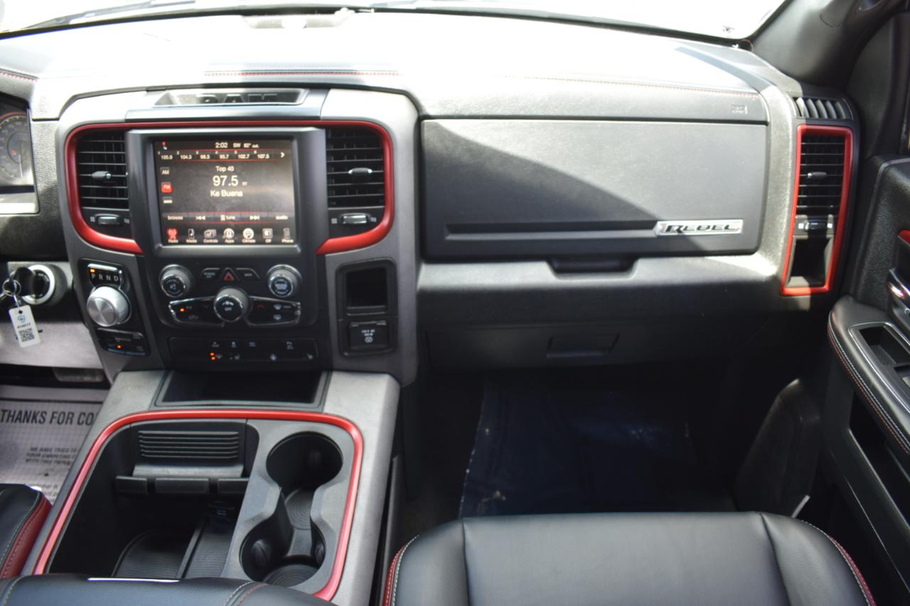 RAM 1500 Rebel Crew Cab SWB 4WD 2015