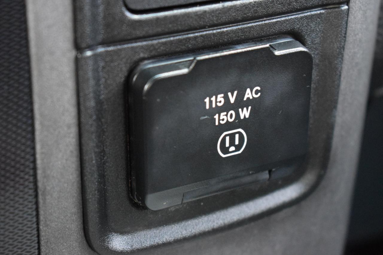 RAM 1500 Rebel Crew Cab SWB 4WD 2015