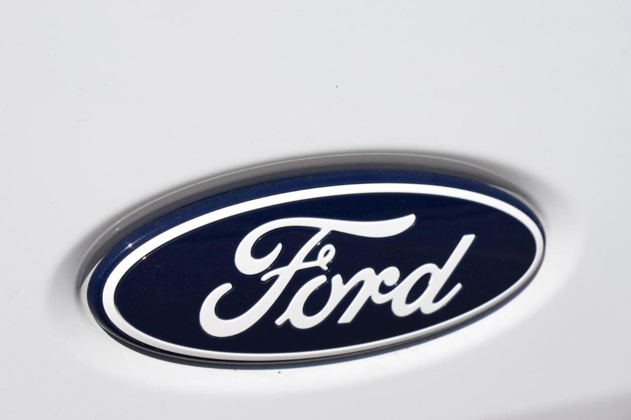 Ford Transit 350 Wagon Med. Roof XL w/Sliding Pass. 148-in. WB 2026