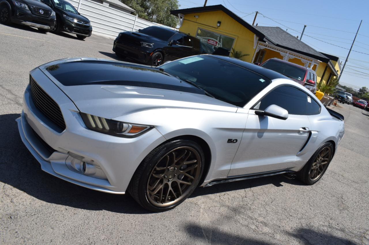 Ford Mustang GT Premium Coupe 2017