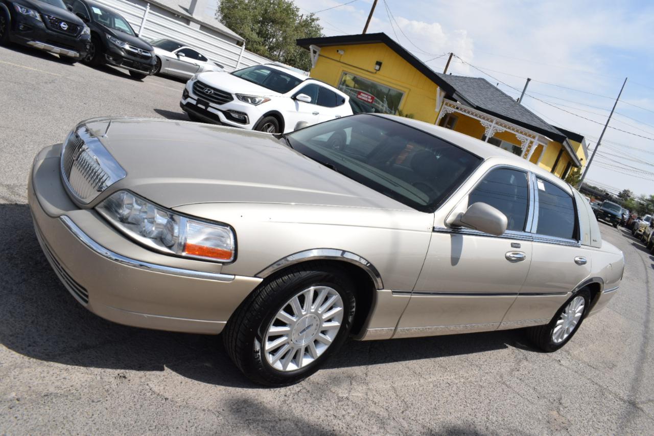 Lincoln Town Car Signature 2004
