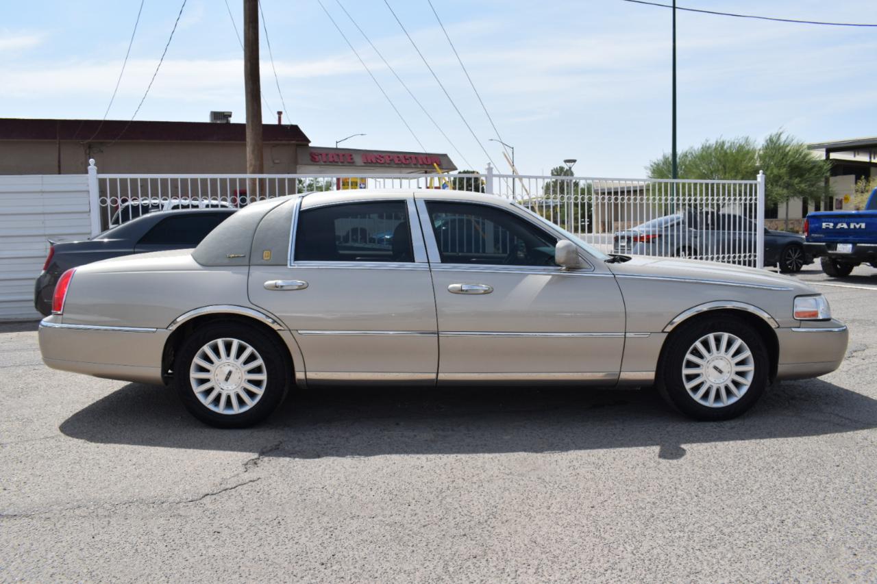 Lincoln Town Car Signature 2004