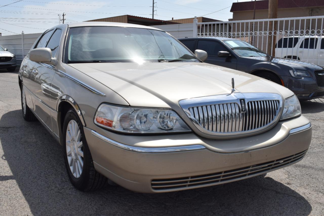 Lincoln Town Car Signature 2004