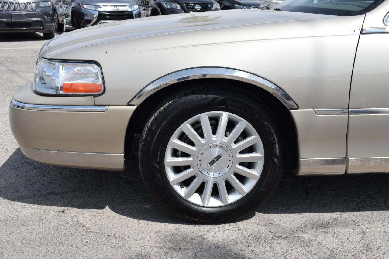 Lincoln Town Car Signature 2004