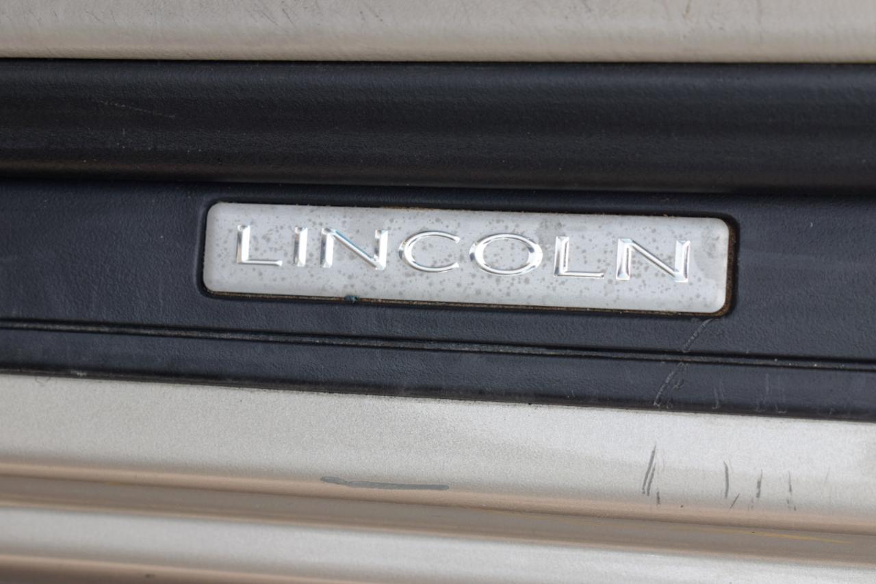 Lincoln Town Car Signature 2004