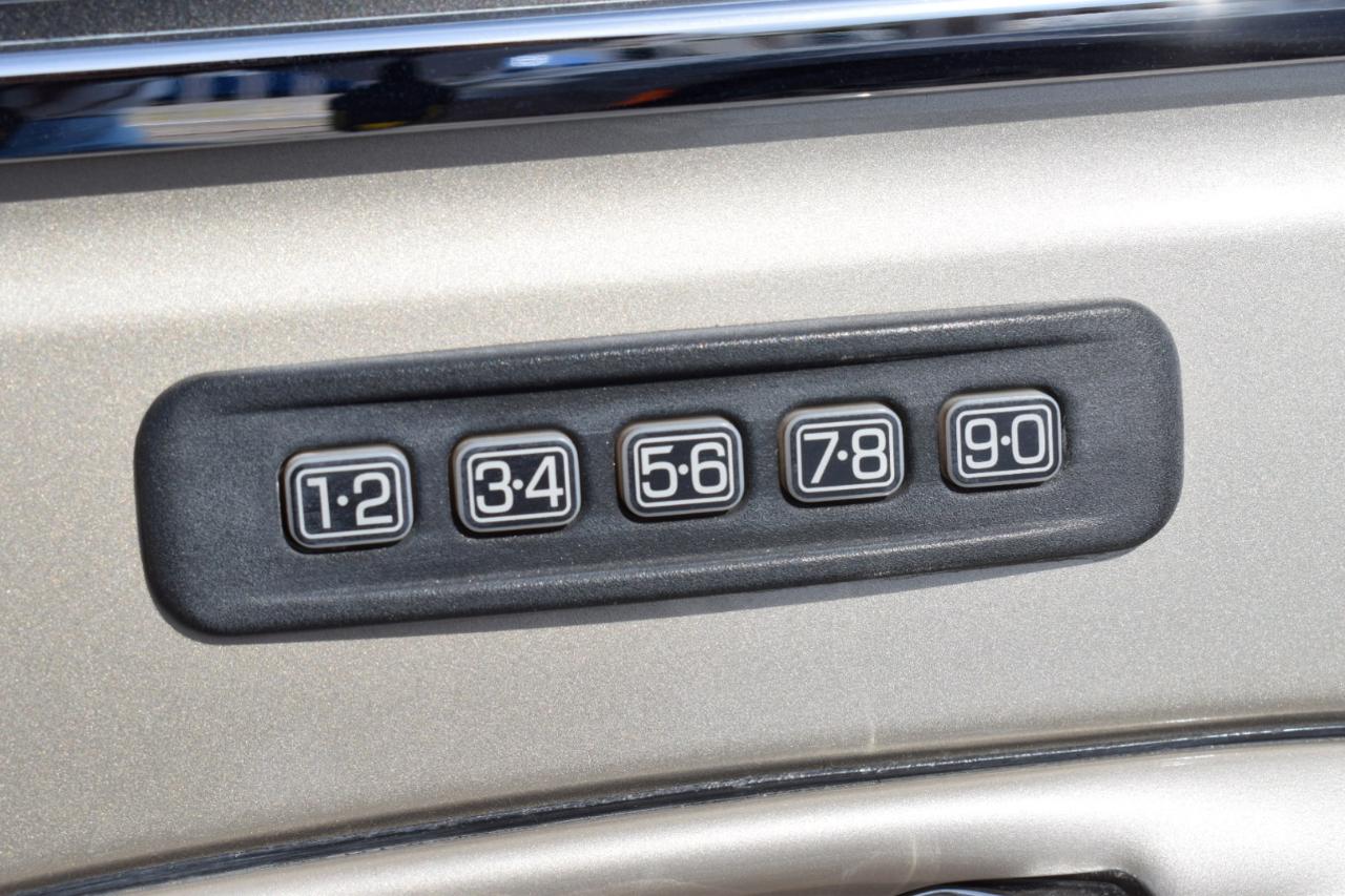 Lincoln Town Car Signature 2004