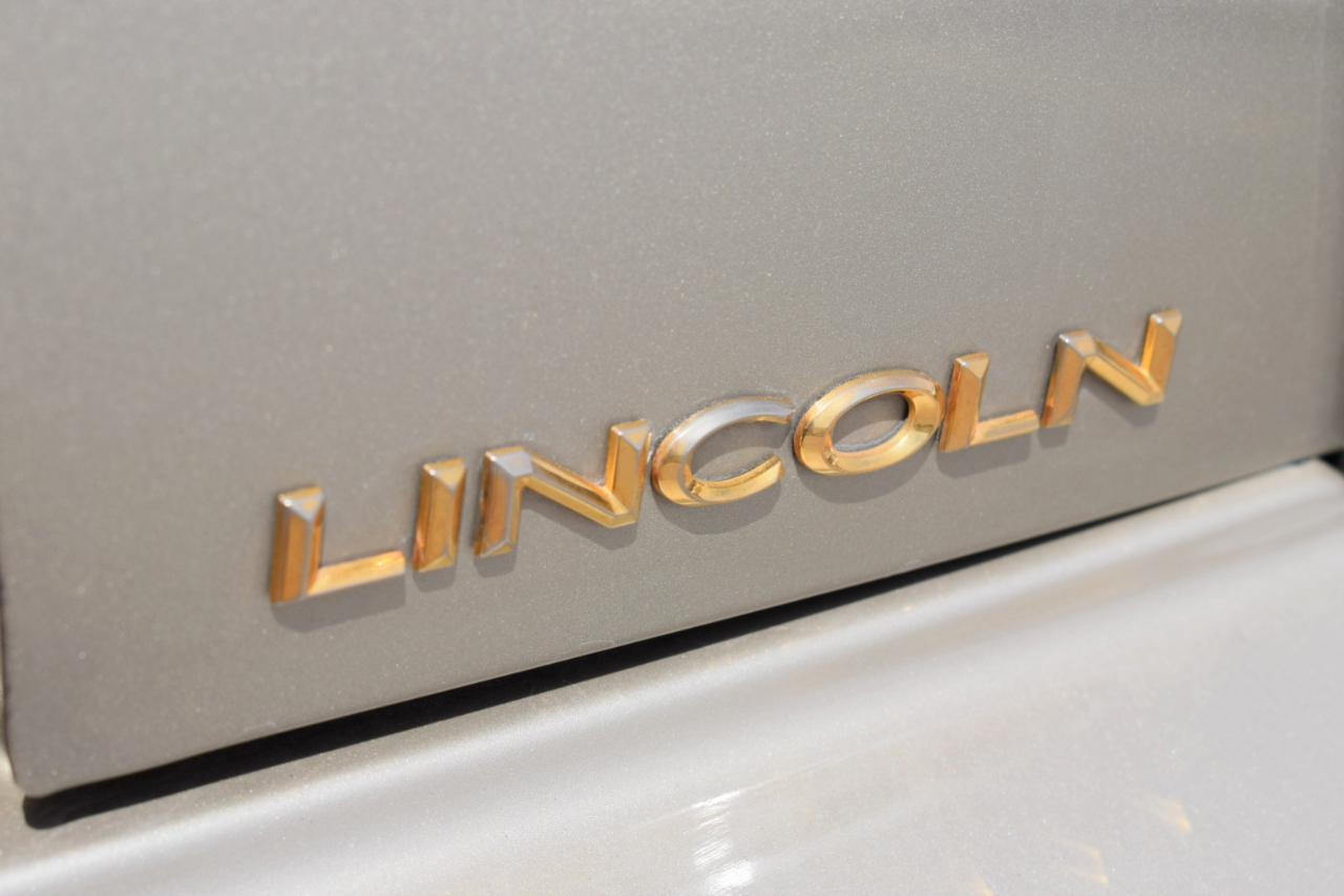 Lincoln Town Car Signature 2004