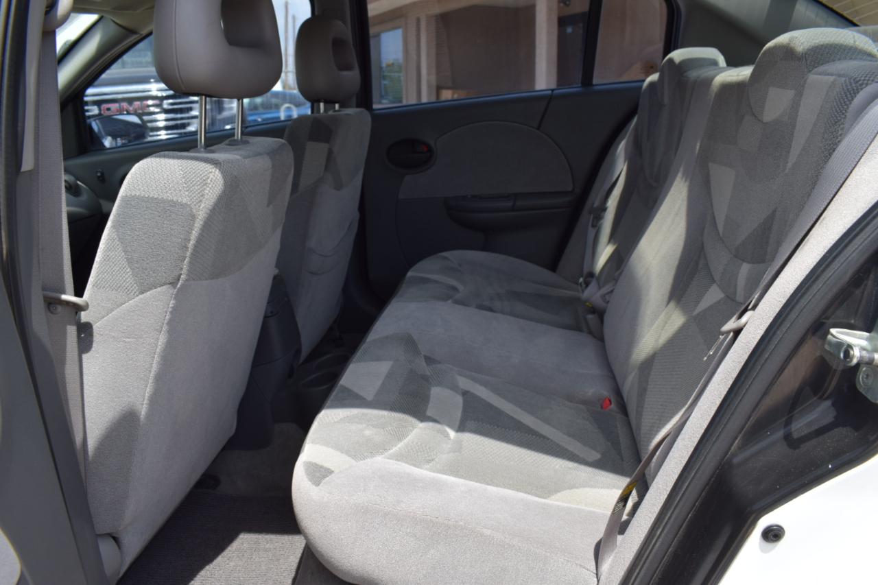 Saturn ION Sedan 3 2003