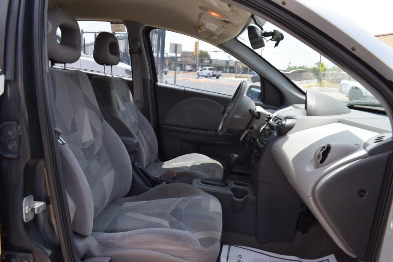 Saturn ION Sedan 3 2003