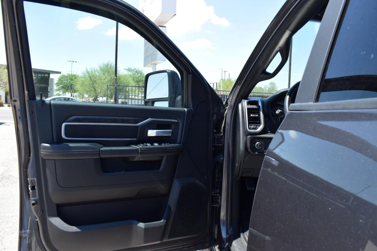 RAM 2500 Tradesman Crew Cab SWB 4WD 2024