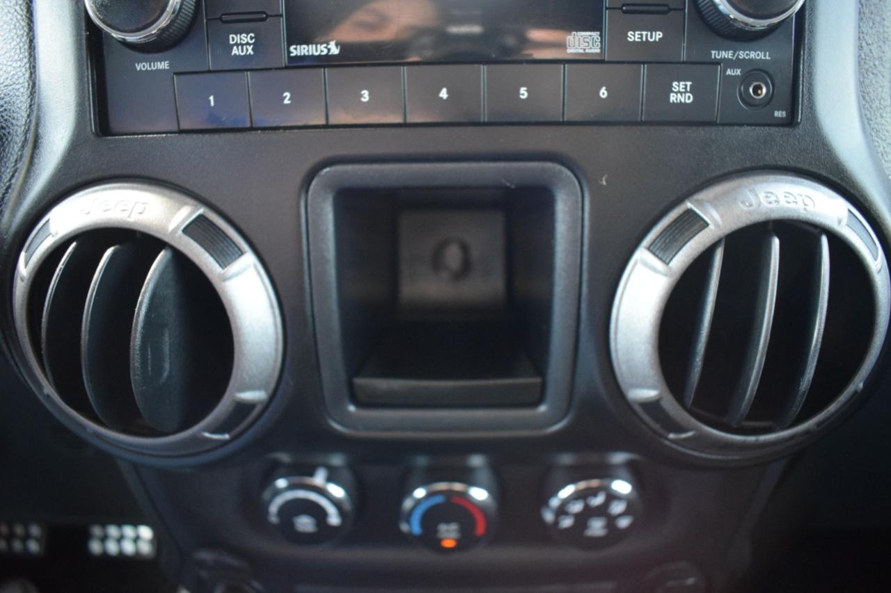 Jeep Wrangler Sport 4WD 2011