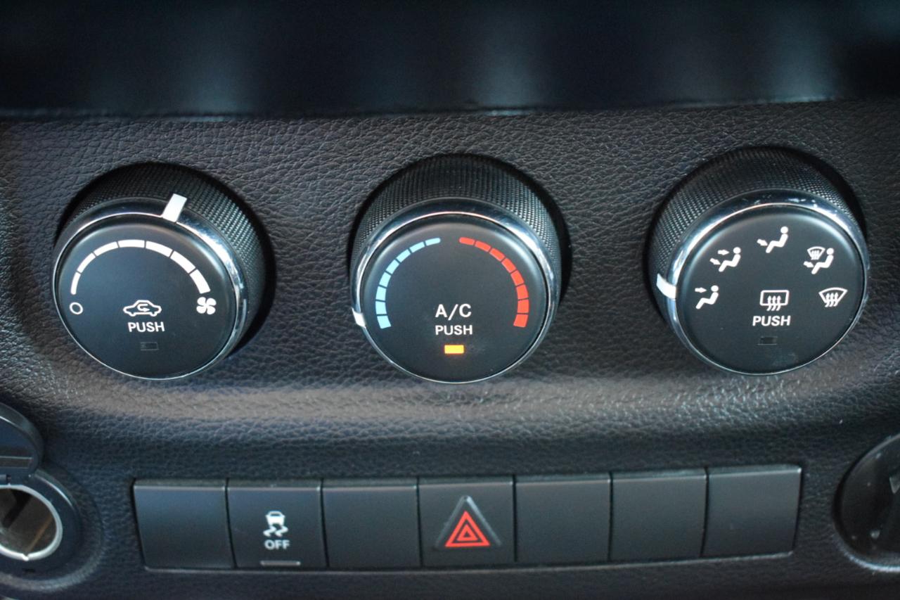 Jeep Wrangler Sport 4WD 2011