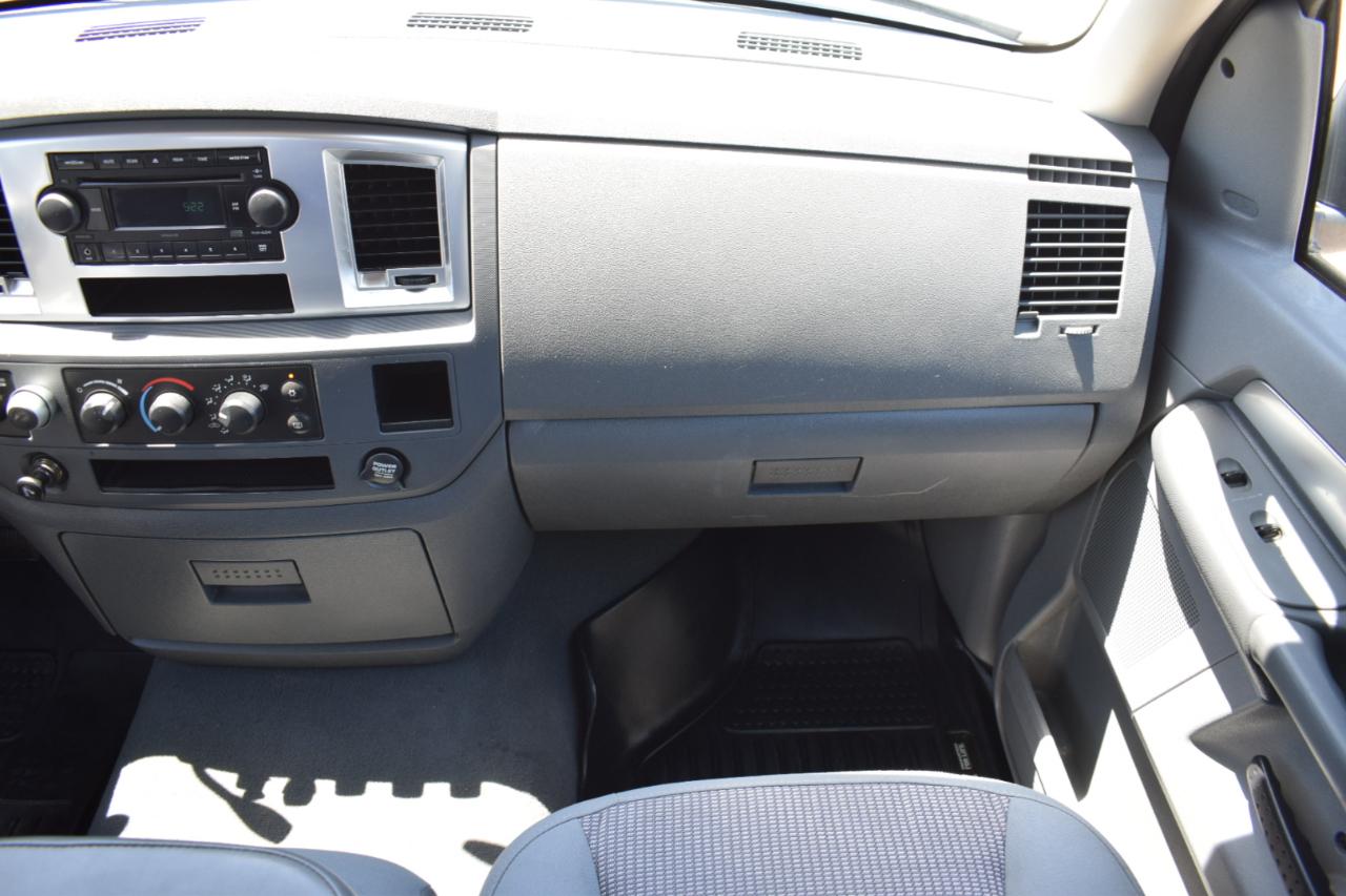 Dodge Ram 1500 SLT Quad Cab 4WD 2007