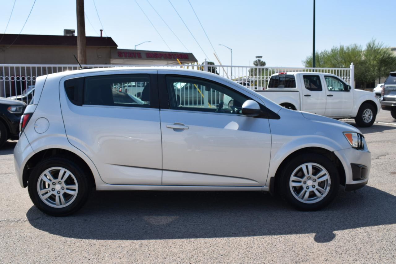 Chevrolet Sonic LT Auto 5-Door 2015