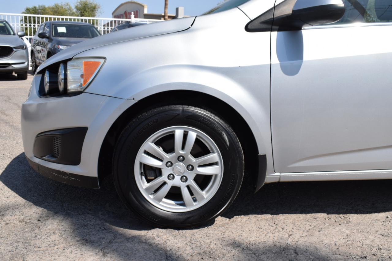 Chevrolet Sonic LT Auto 5-Door 2015