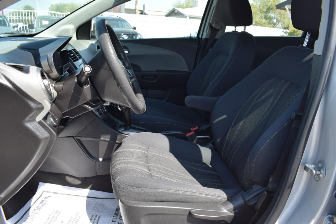 Chevrolet Sonic LT Auto 5-Door 2015