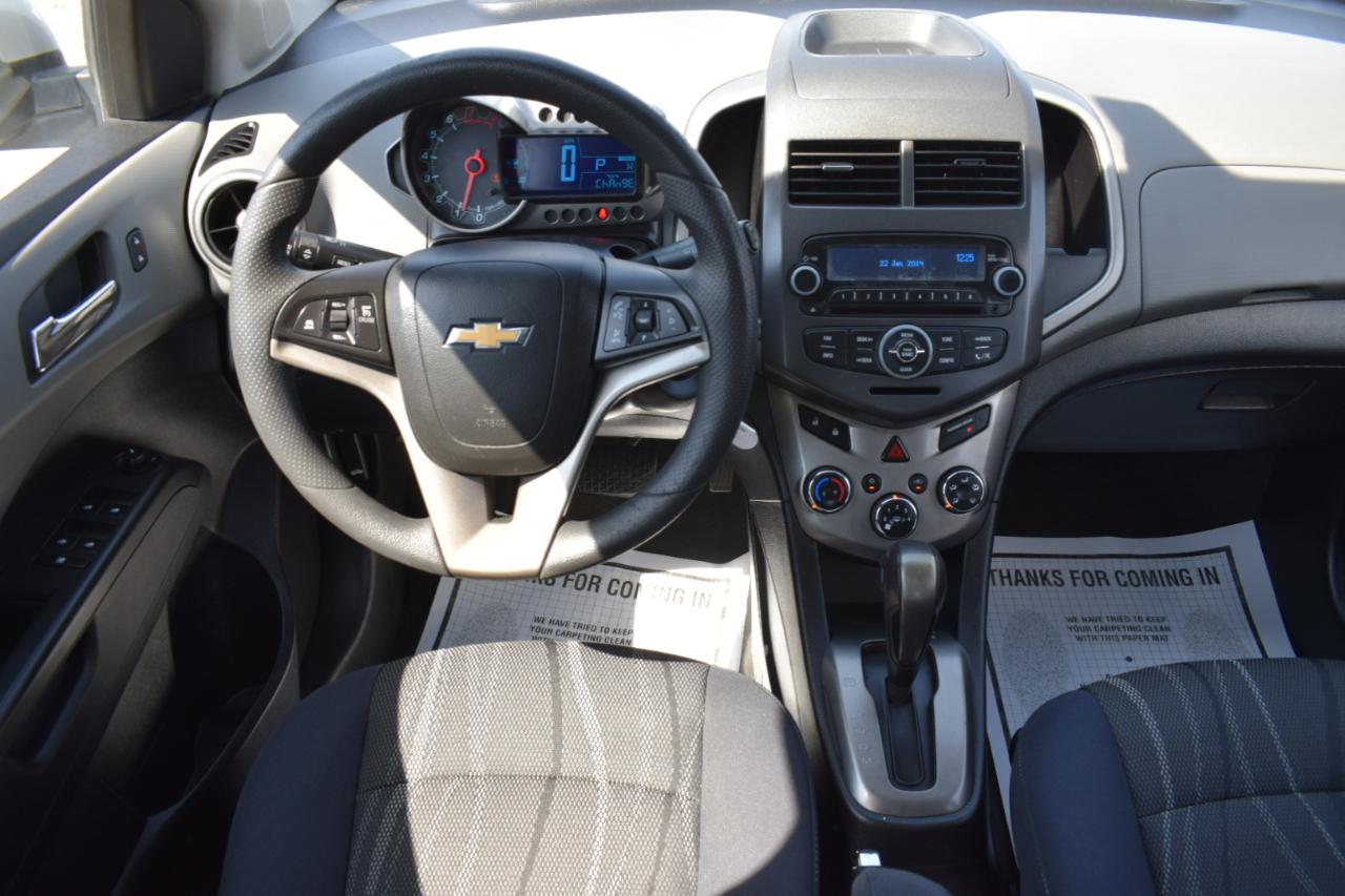Chevrolet Sonic LT Auto 5-Door 2015