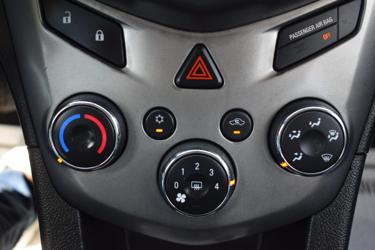 Chevrolet Sonic LT Auto 5-Door 2015