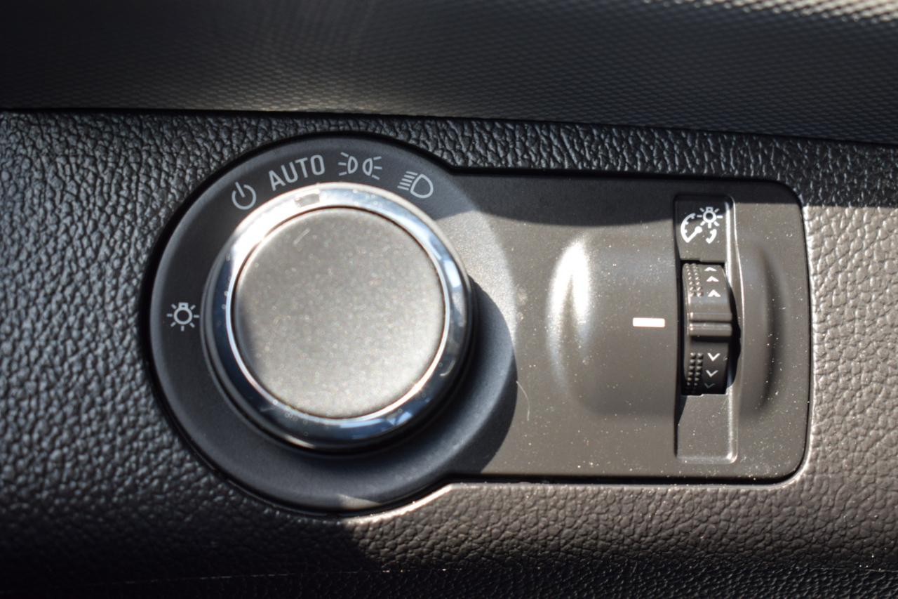 Chevrolet Sonic LT Auto 5-Door 2015