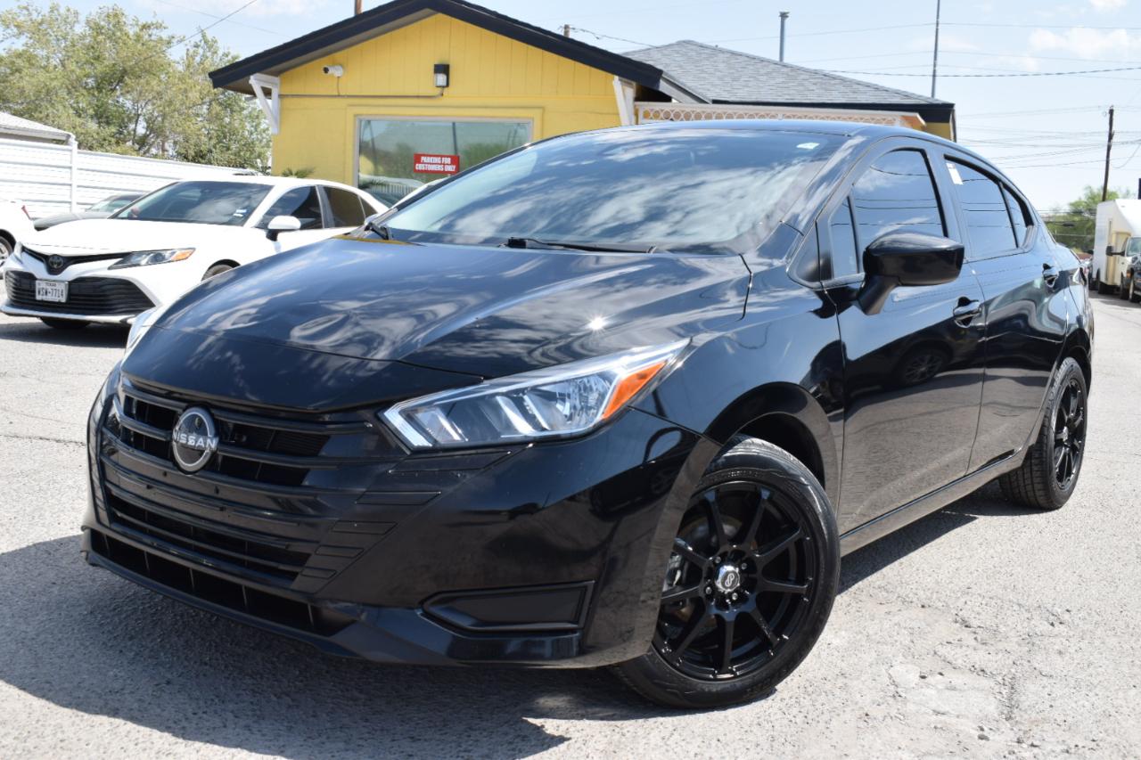 Nissan Versa SV 2023