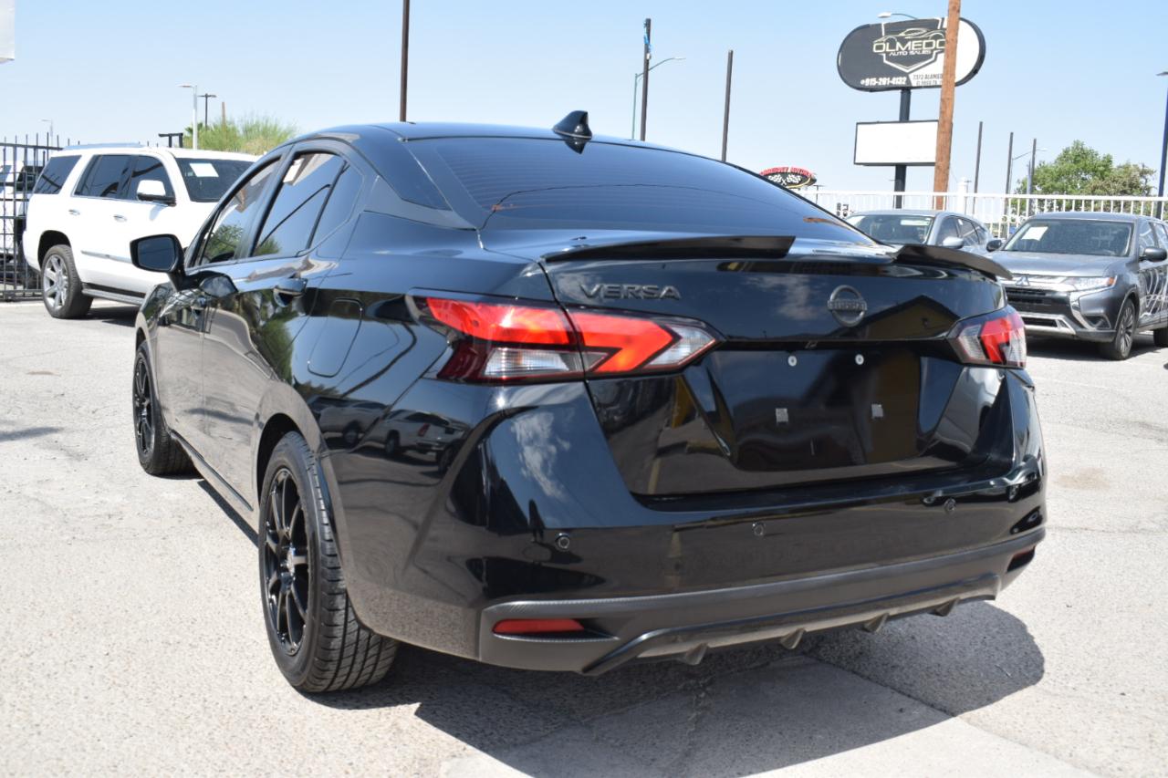Nissan Versa SV 2023