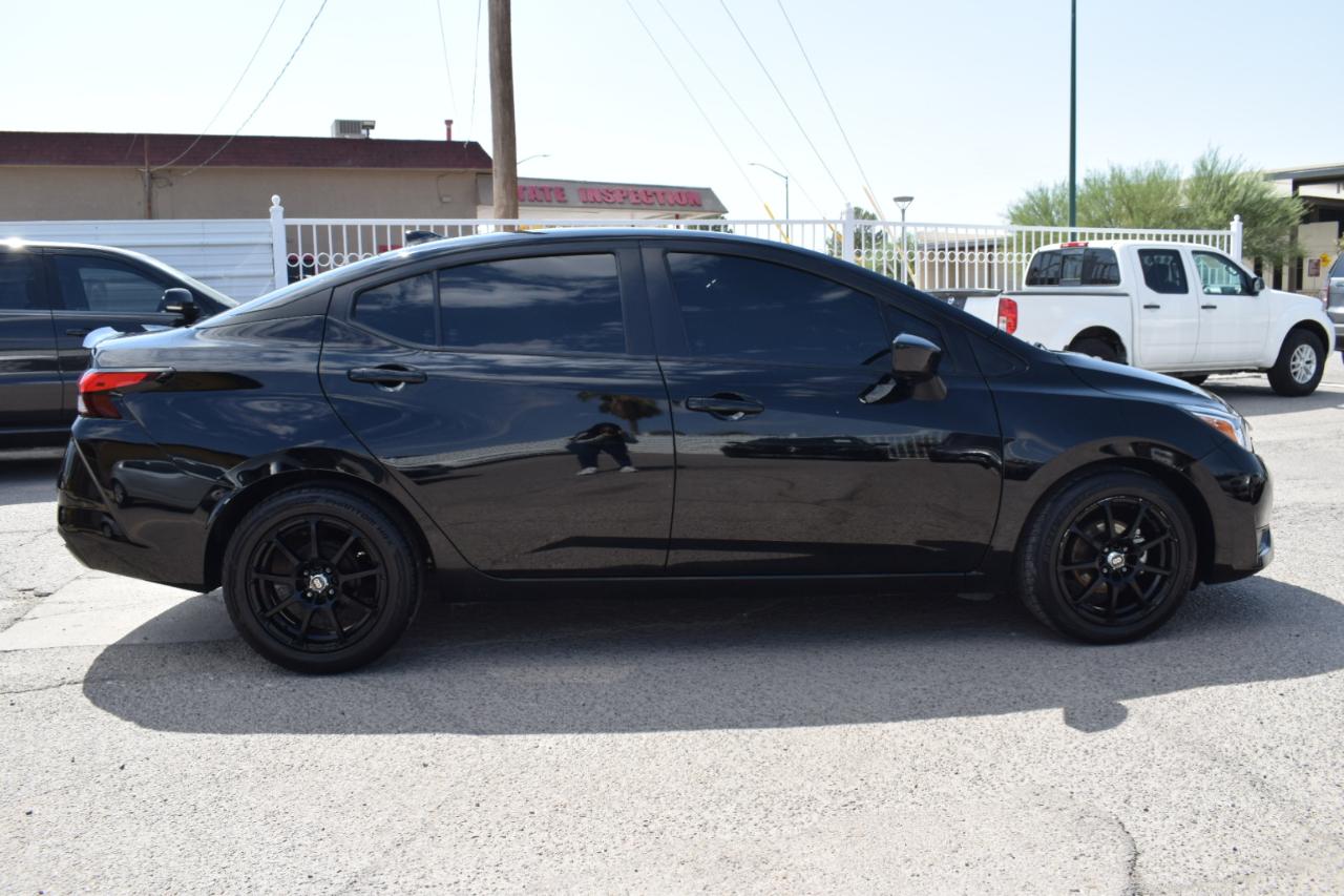 Nissan Versa SV 2023