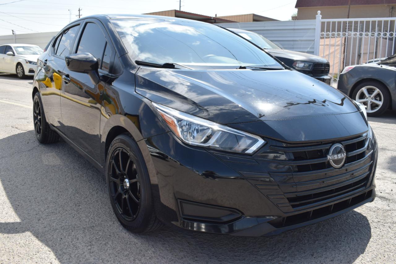 Nissan Versa SV 2023