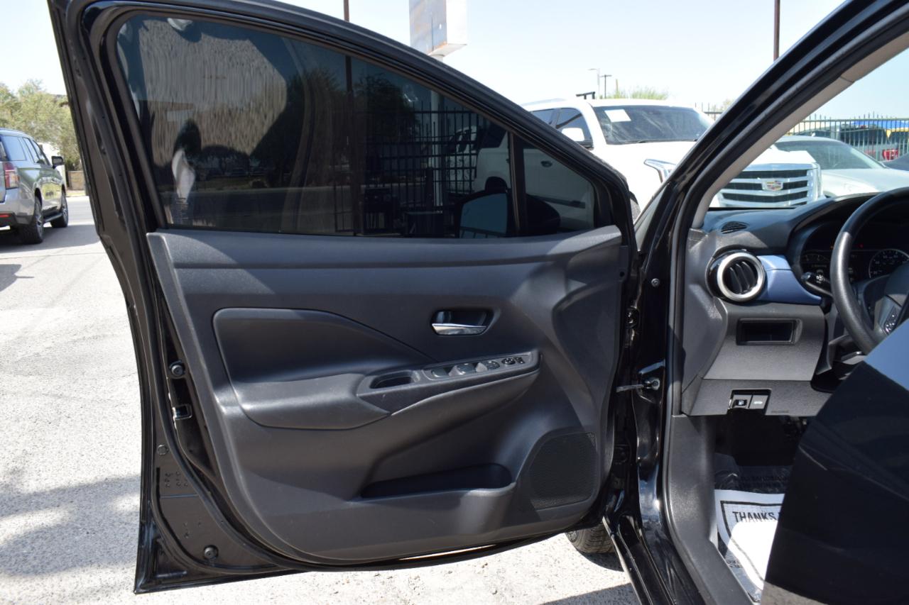 Nissan Versa SV 2023