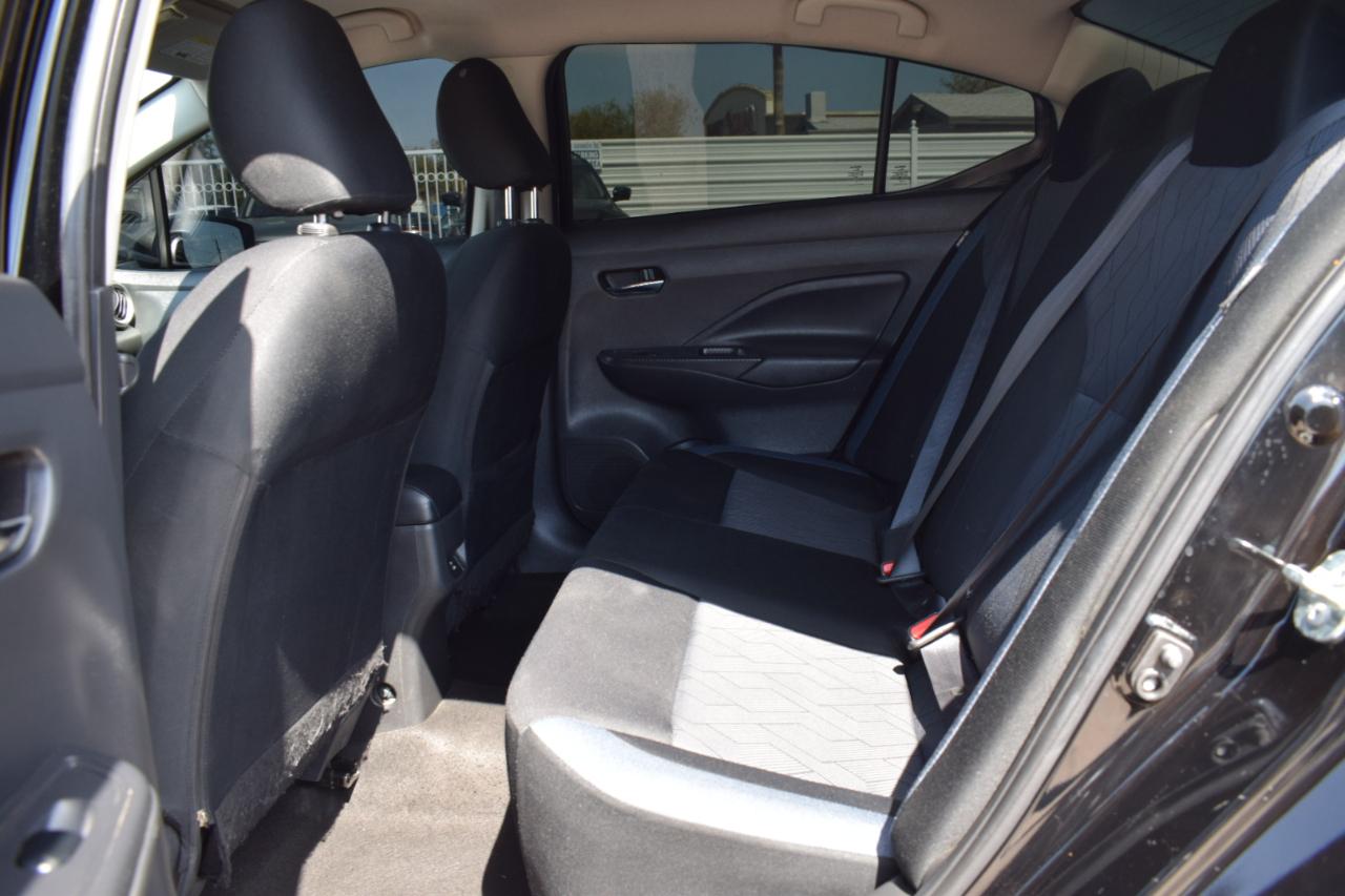 Nissan Versa SV 2023