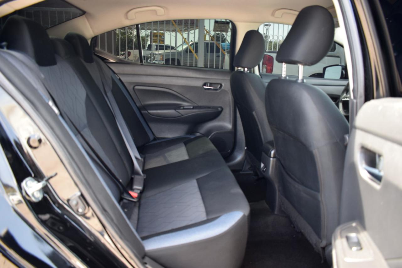 Nissan Versa SV 2023