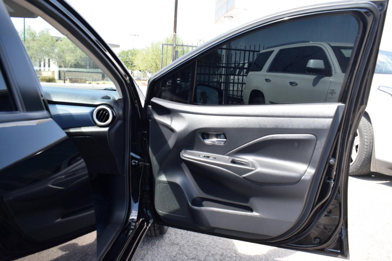 Nissan Versa SV 2023