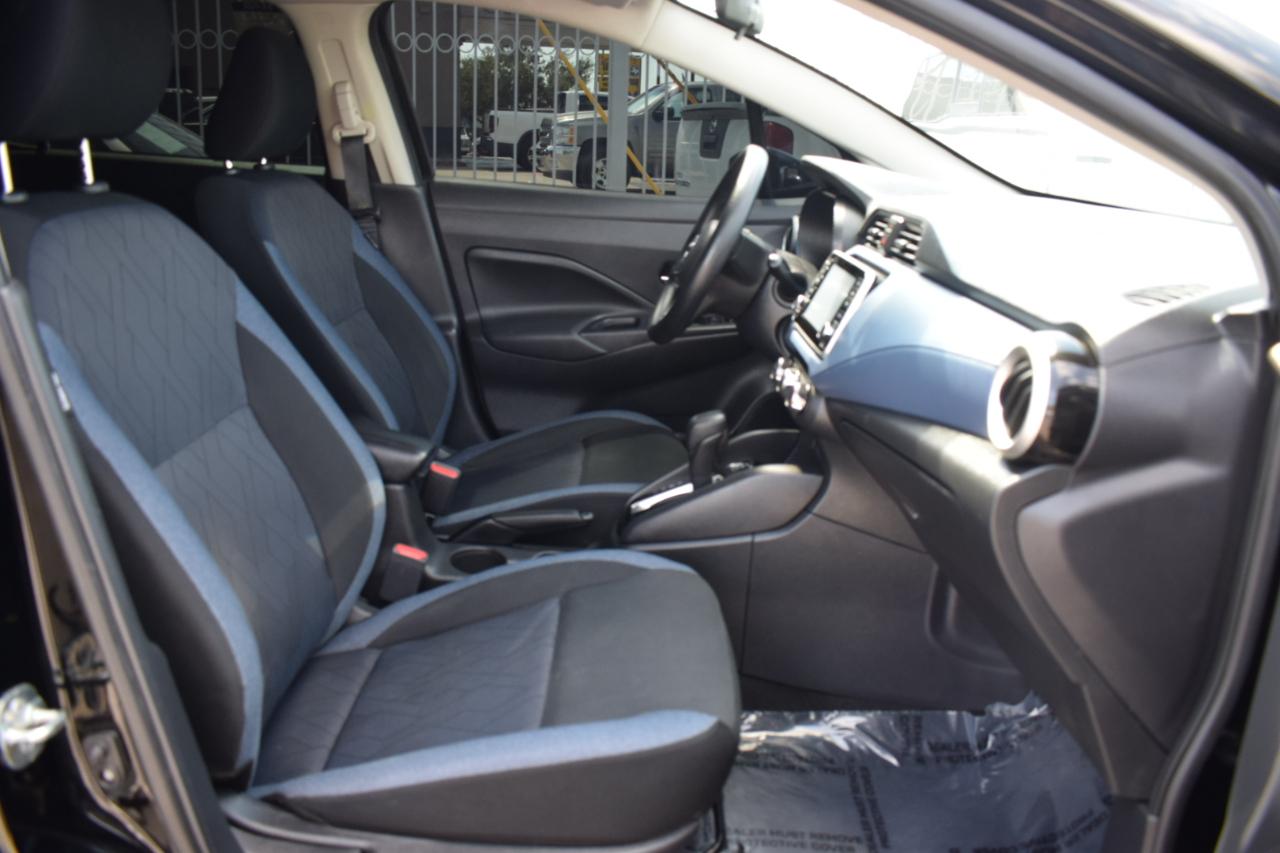 Nissan Versa SV 2023