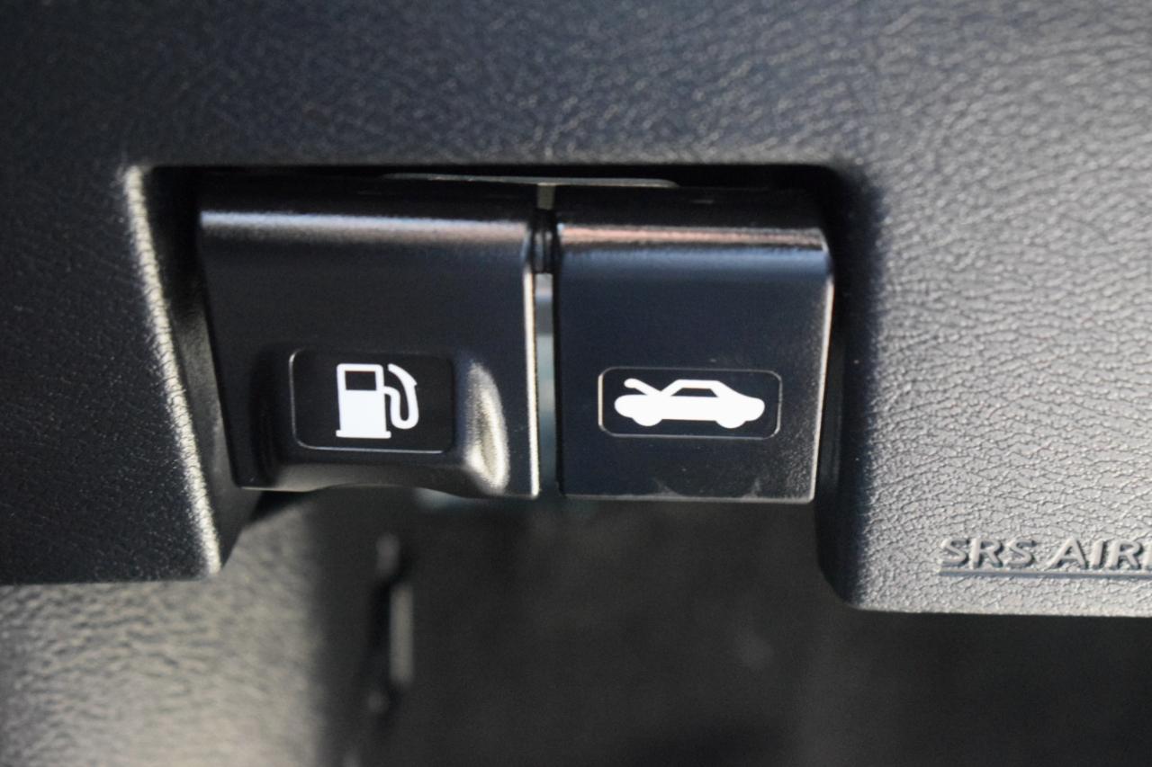 Nissan Versa SV 2023