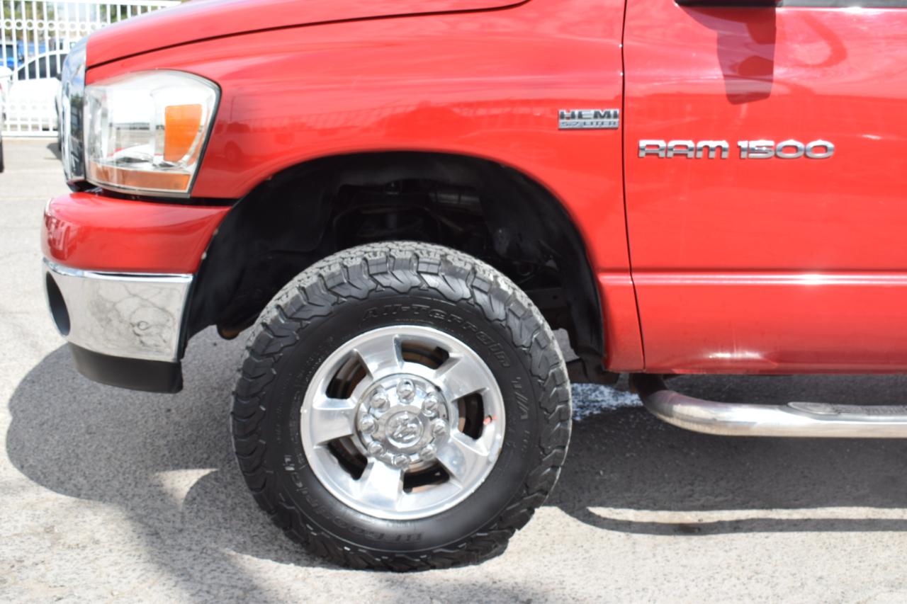 Dodge Ram 1500 SLT Mega Cab 4WD 2006