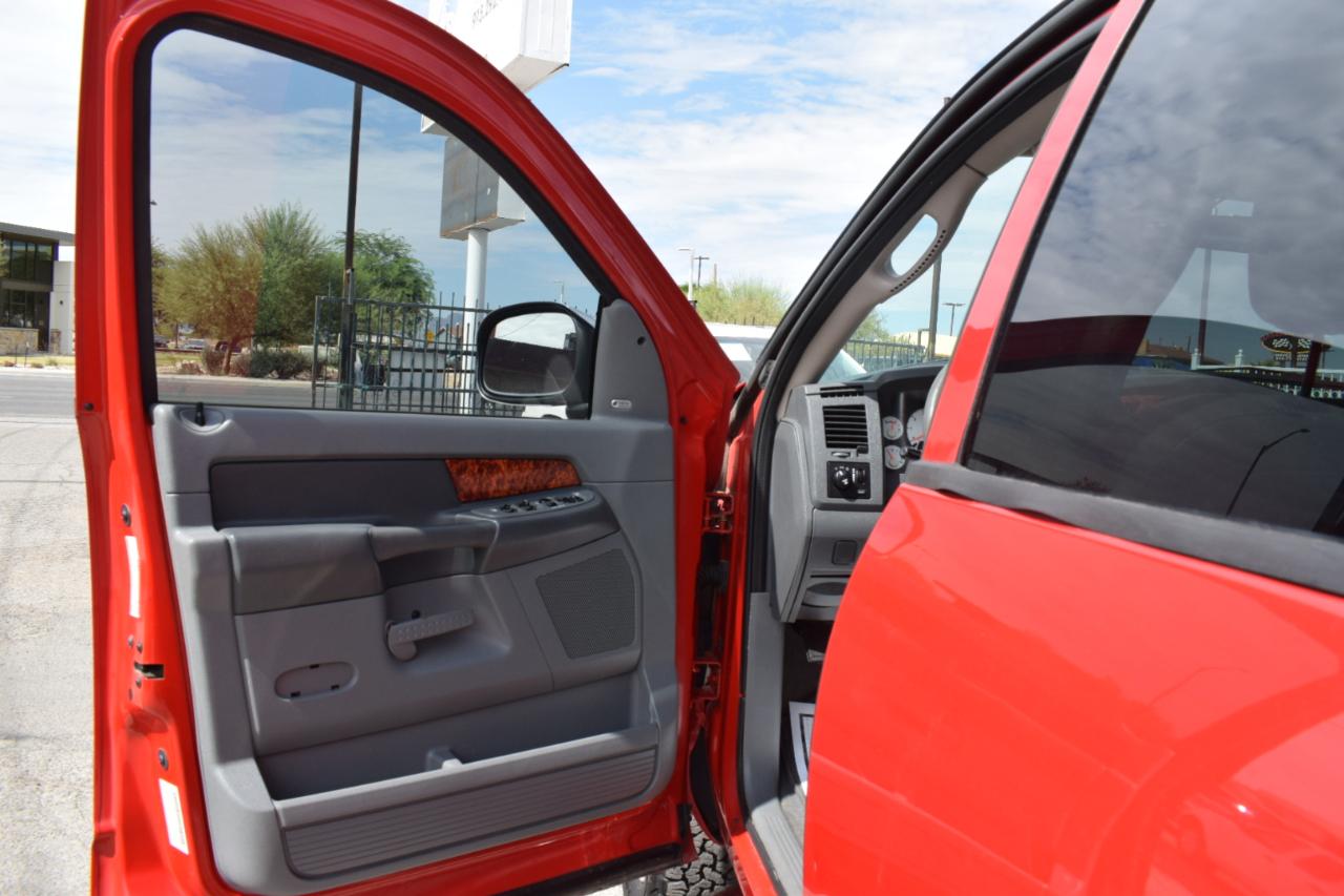Dodge Ram 1500 SLT Mega Cab 4WD 2006