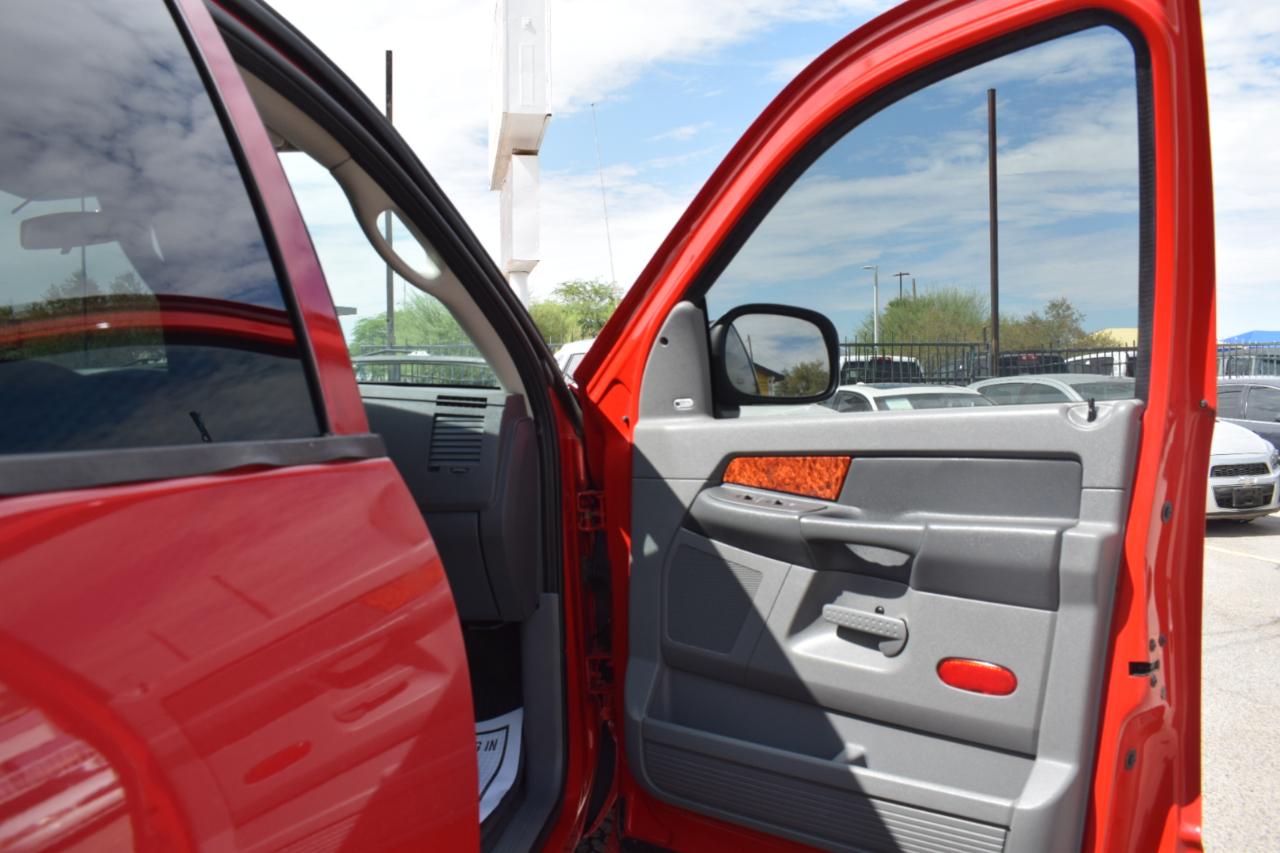 Dodge Ram 1500 SLT Mega Cab 4WD 2006