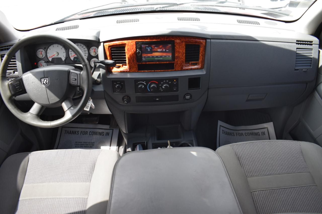 Dodge Ram 1500 SLT Mega Cab 4WD 2006