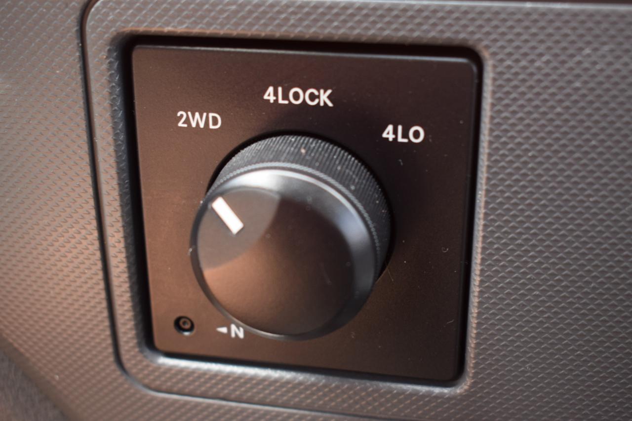 Dodge Ram 1500 SLT Mega Cab 4WD 2006