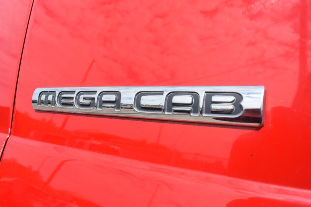 Dodge Ram 1500 SLT Mega Cab 4WD 2006
