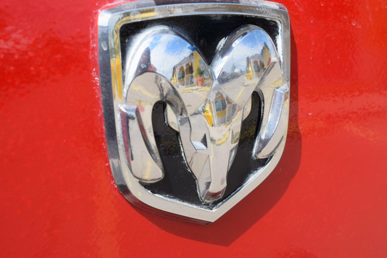 Dodge Ram 1500 SLT Mega Cab 4WD 2006