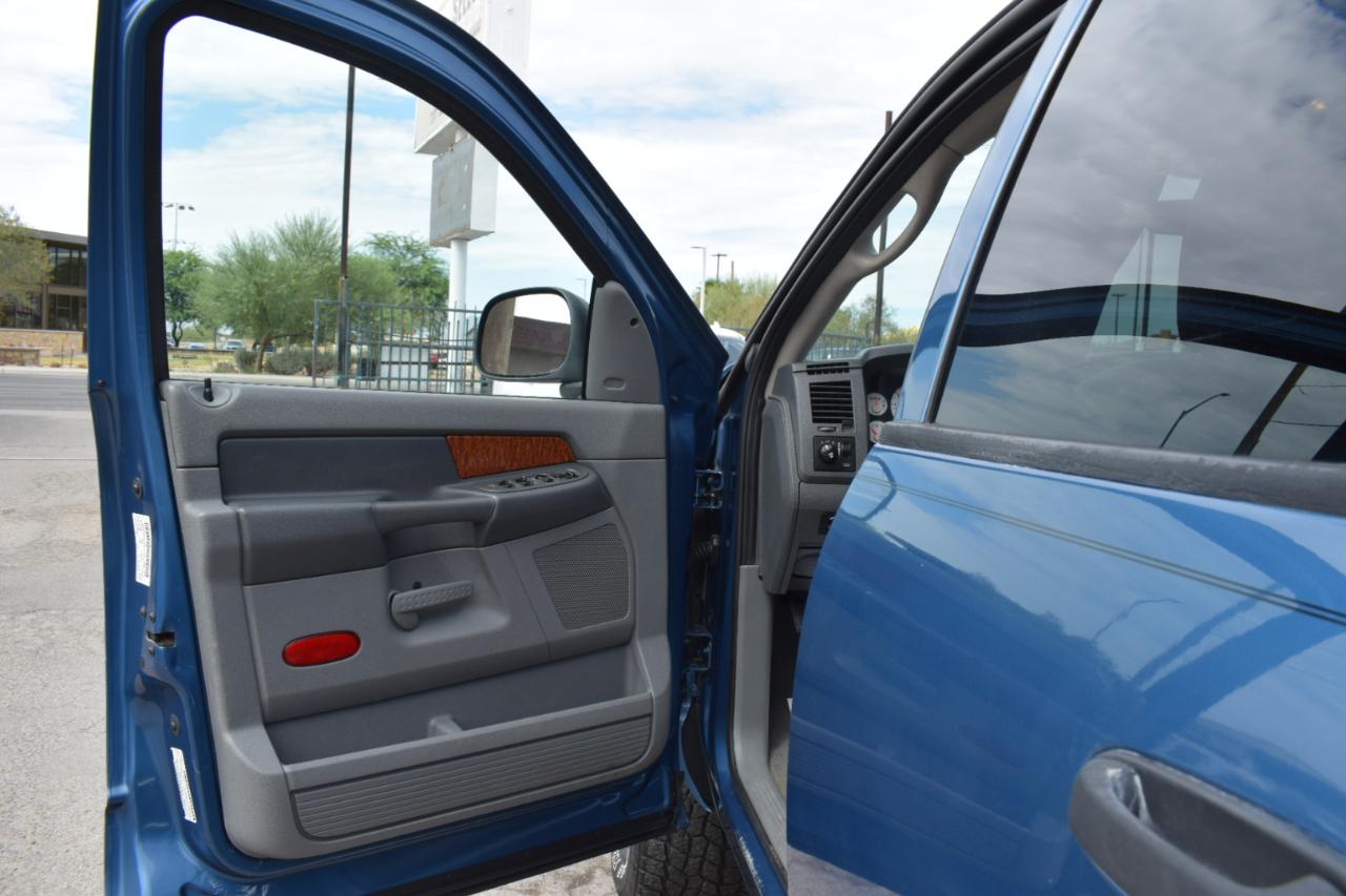 Dodge Ram 2500 Laramie Quad Cab 4WD 2006