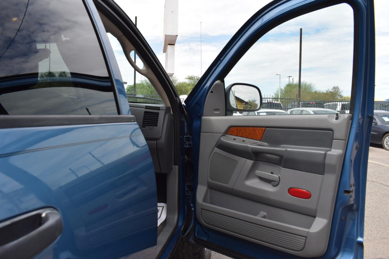Dodge Ram 2500 Laramie Quad Cab 4WD 2006