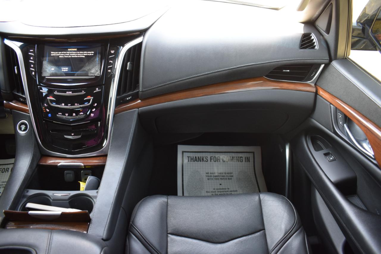 Cadillac Escalade ESV 2WD Standard 2019