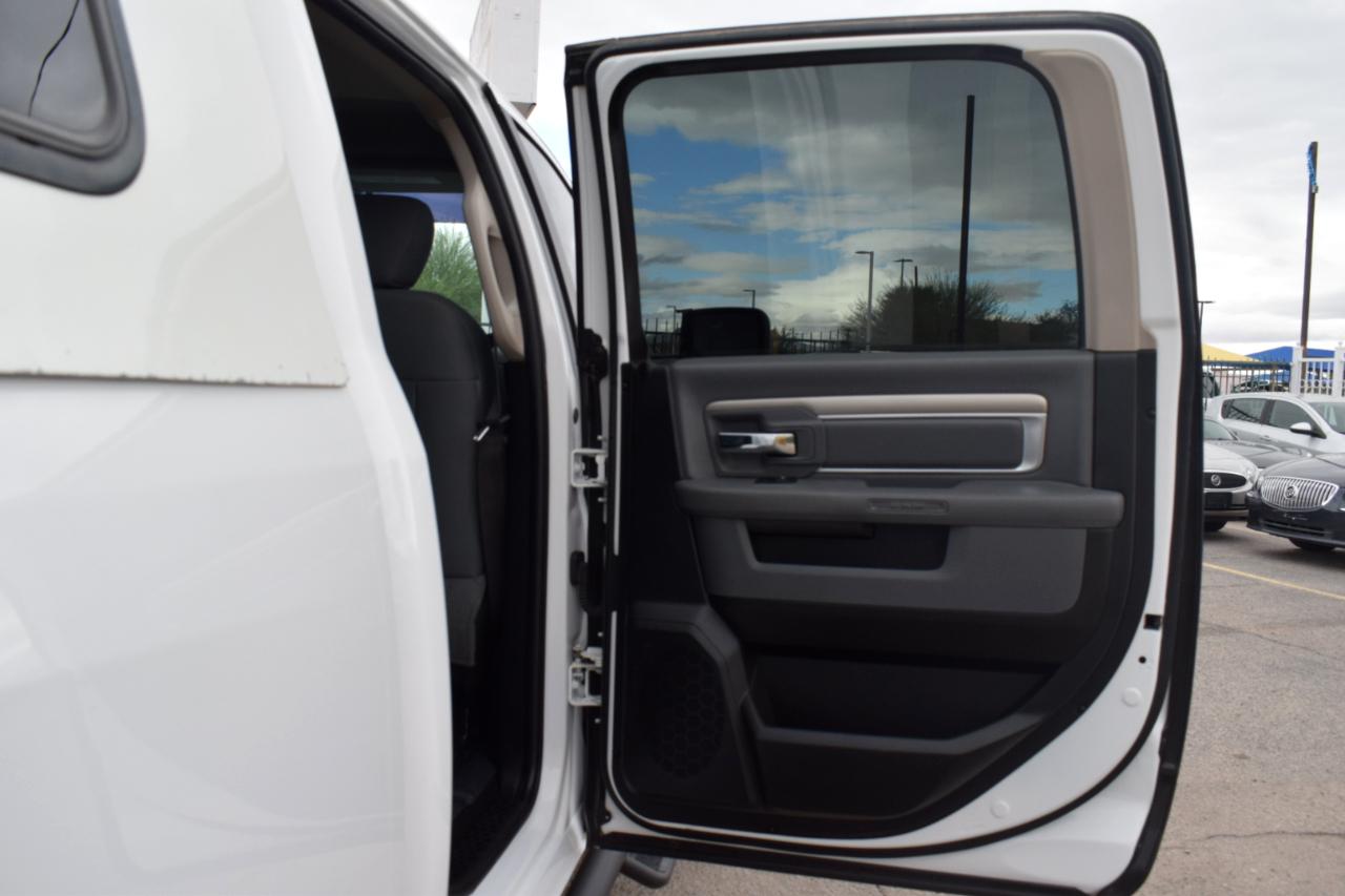 RAM 1500 Classic Tradesman Crew Cab LWB 4WD 2019