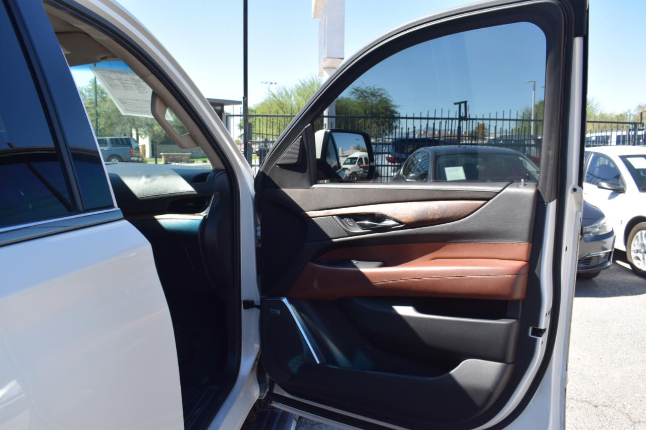 Cadillac Escalade ESV Premium 4WD 2015